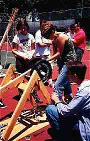 The Girls of AP Physics - Traditional Catapult. Paly High 6/99 (20KB/69KB)